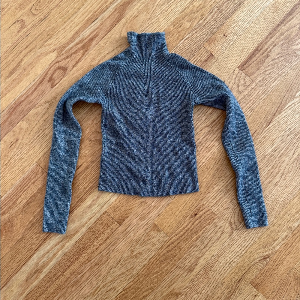 Mock neck crop top